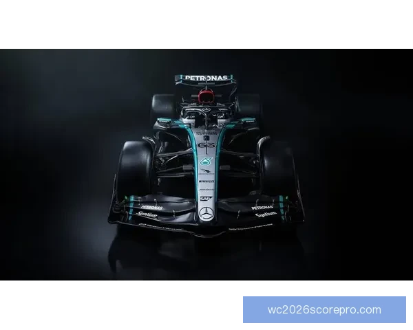 F1赛季最新动态：红牛车队强势表现与梅赛德斯的挑战展开激烈对决